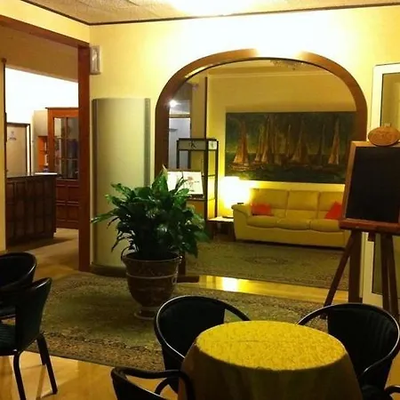 Arborea Hotel 2*